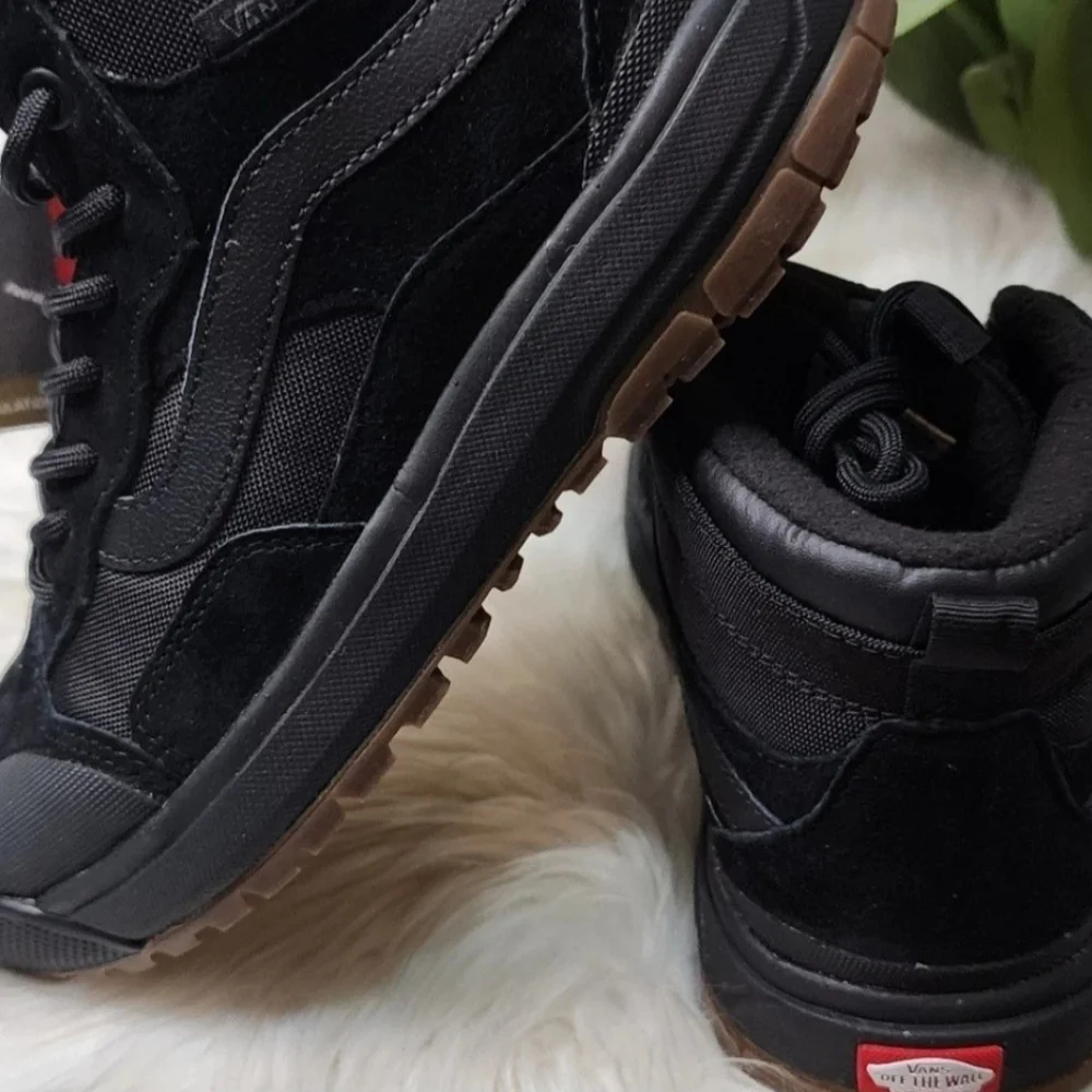 Vans Unisex Adult UltraRange Exo Hi MTE Black GUM Shoes Women's New